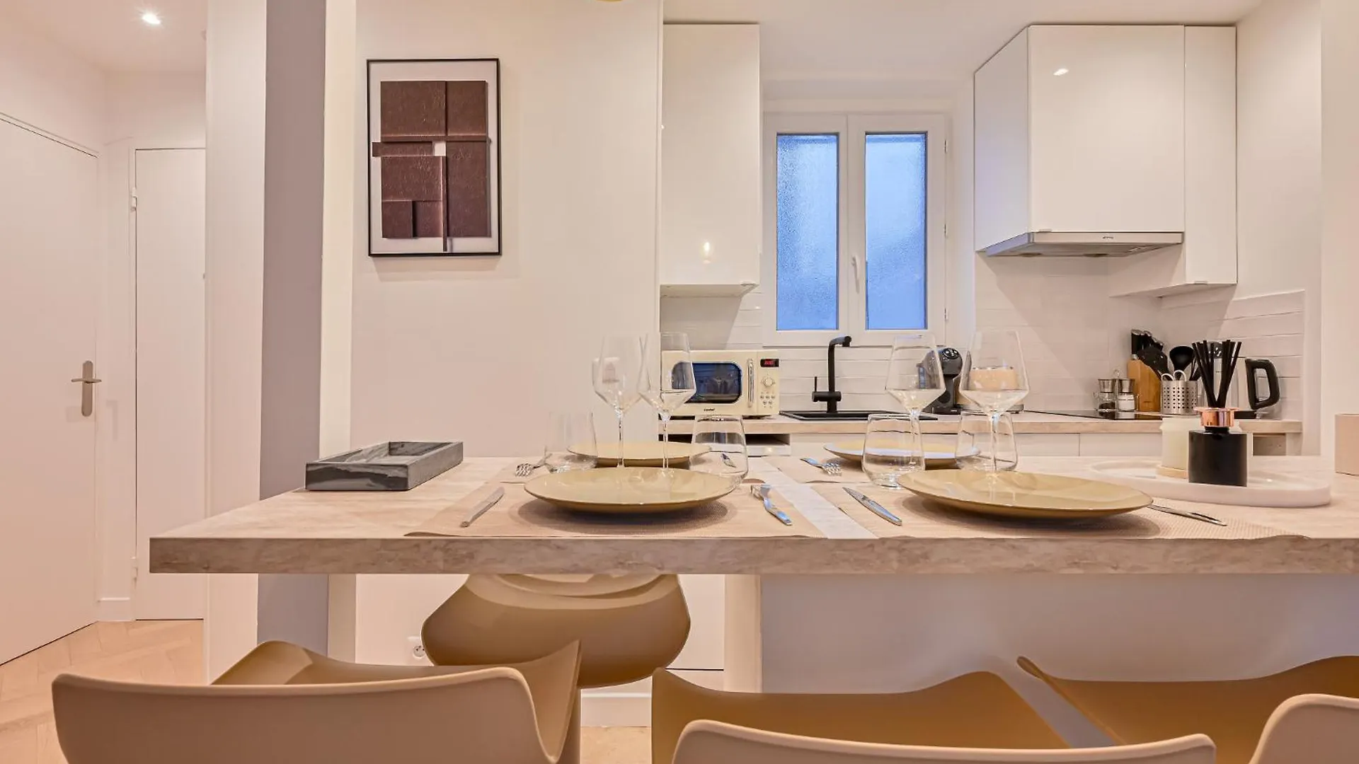 Eiffel- Perfect Location Apartment Paris